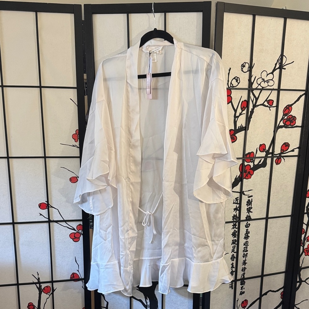 NWT Victoria's Secret White Satin Robe